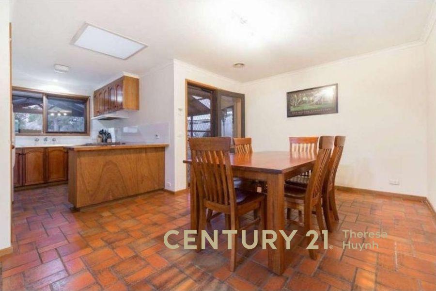 60 Saxonwood Dr, Narre Warren, VIC 3805