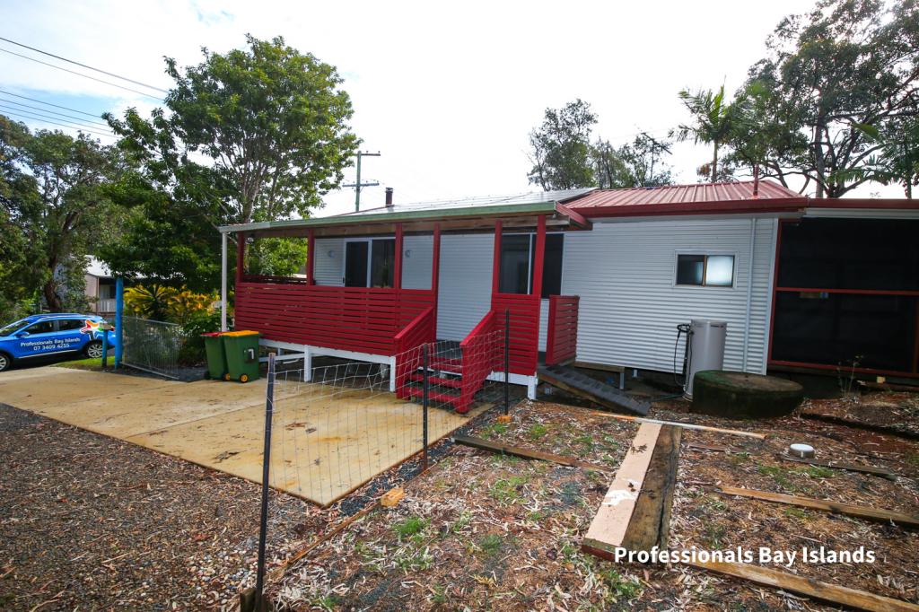 17 Hastings Tce, Macleay Island, QLD 4184