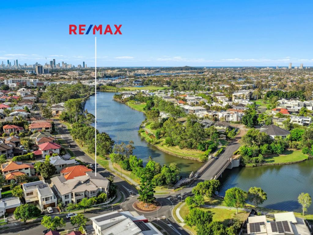 4/12 Azzurra Dr, Varsity Lakes, QLD 4227
