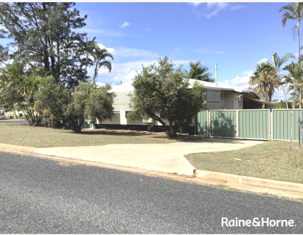 1 Sinnott Ct, Moranbah, QLD 4744