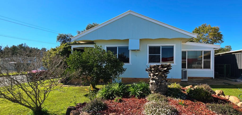 11 Forbes Rd, Parkes, NSW 2870