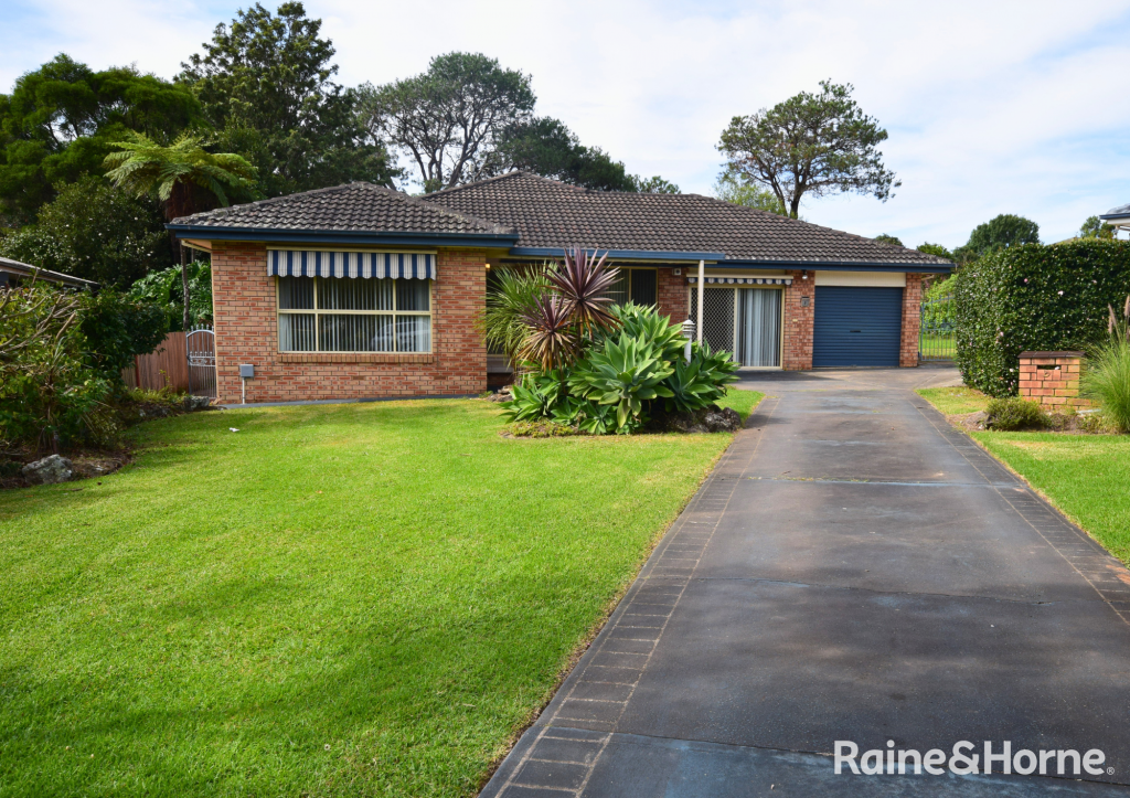 9 Monk Cres, Bomaderry, NSW 2541