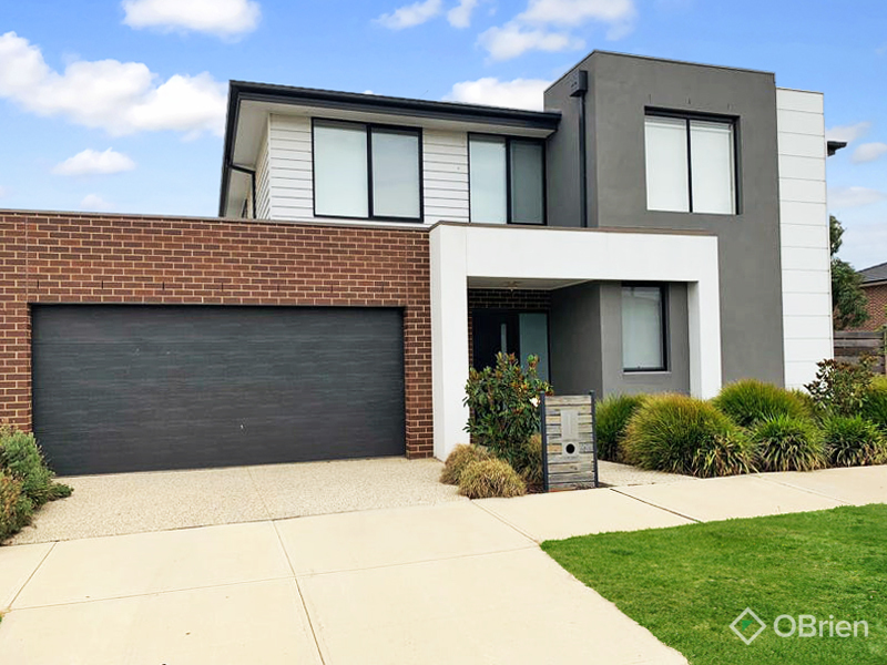9 SIKES RD, CLYDE NORTH, VIC 3978