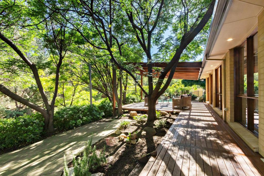 6 Walter Cl, Jerrabomberra, NSW 2619