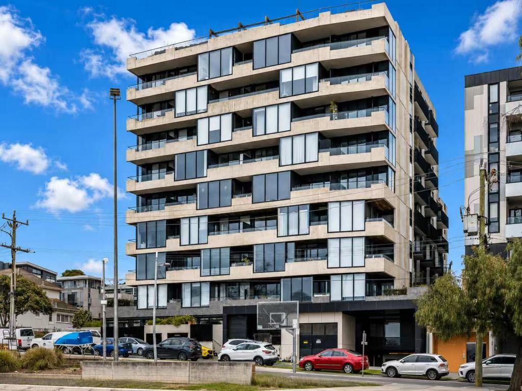 205/15 IRVING AVE, BOX HILL, VIC 3128