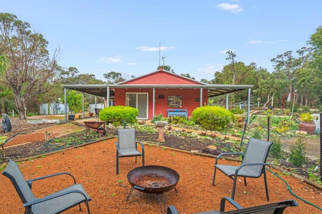 130 Armstrong Hills Dr, Lake Clifton, WA 6215