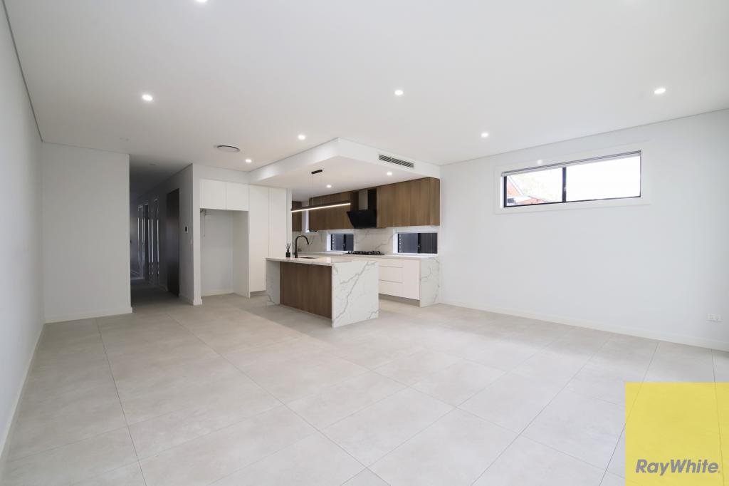 40 Apex Ave, Picnic Point, NSW 2213