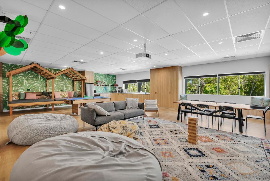408/90 GOODCHAP ST, NOOSAVILLE, QLD 4566