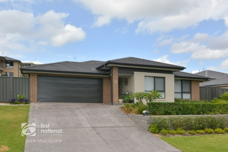 7 Floresta Cres, Cameron Park, NSW 2285