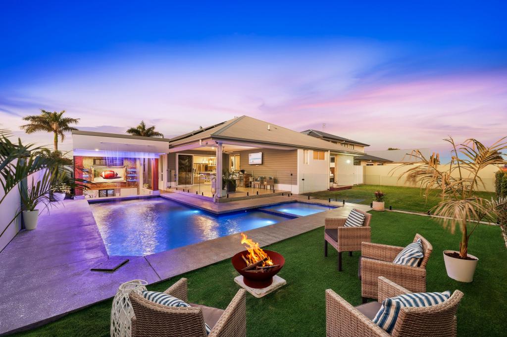 109 HARBOUR BVD, JACOBS WELL, QLD 4208