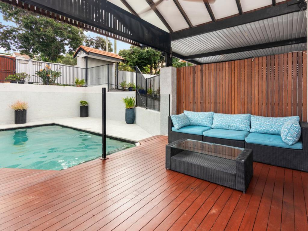 5 Charlton St, Hamilton, QLD 4007