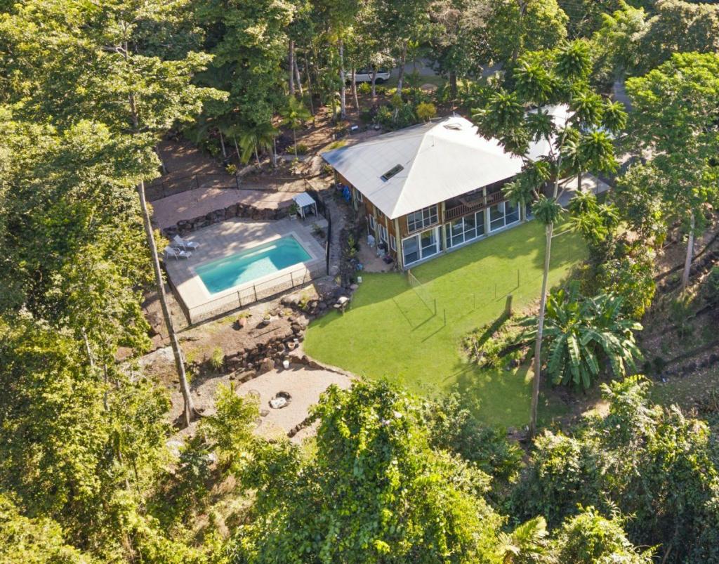 19-21 Chatham Tce, Smithfield, QLD 4878