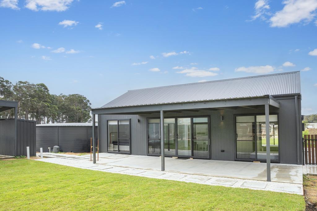 18 Carnaby Cres, Witchcliffe, WA 6286