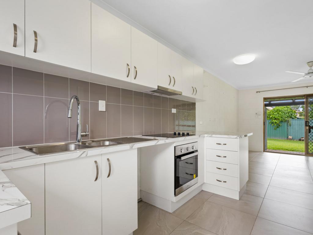 9/108-110 Mayers St, Manunda, QLD 4870