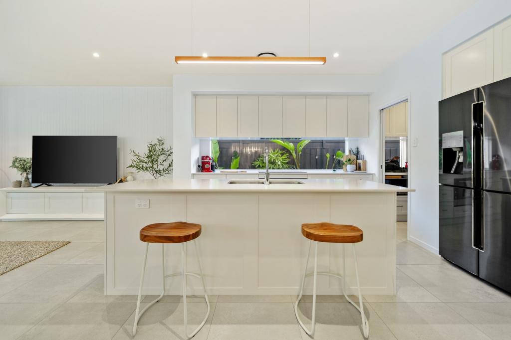 7b Doggett Dr, Miami, QLD 4220