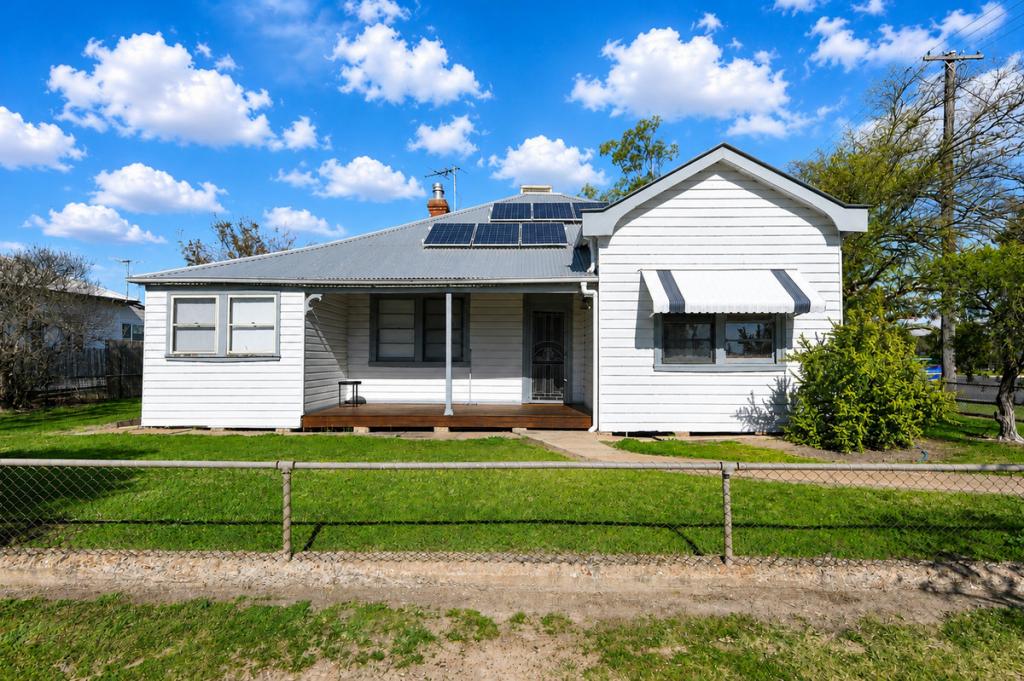 10 DOYLE ST, NARRABRI, NSW 2390