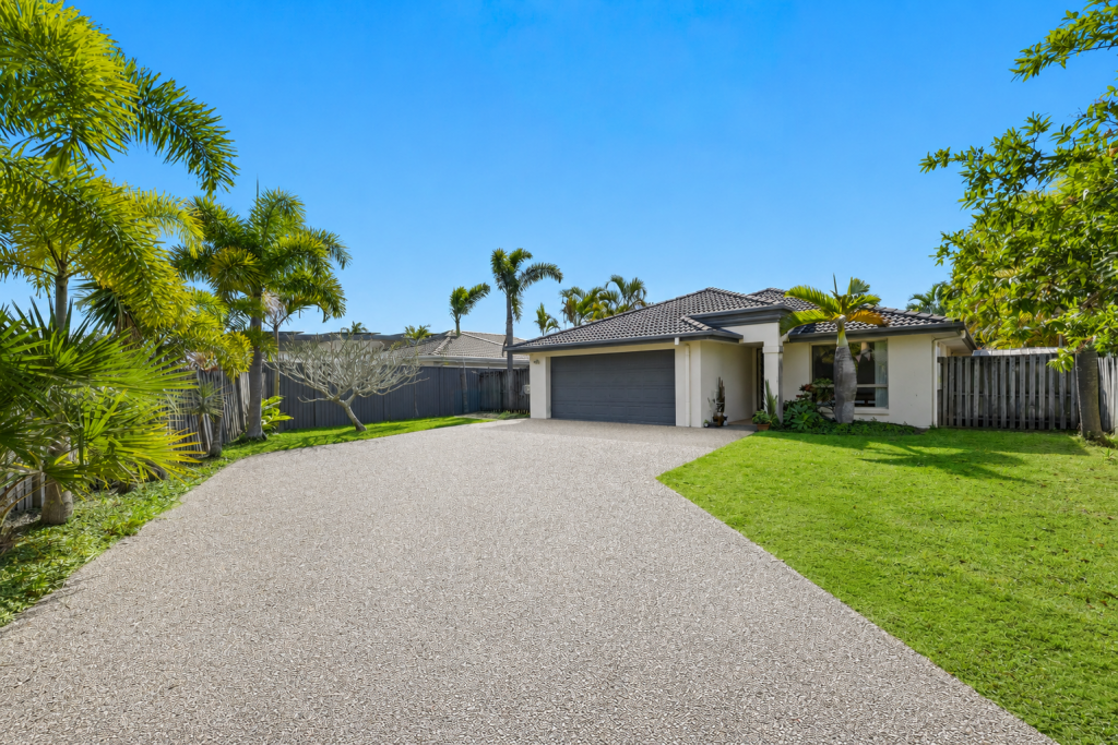 7 Tracey Cres, Varsity Lakes, QLD 4227