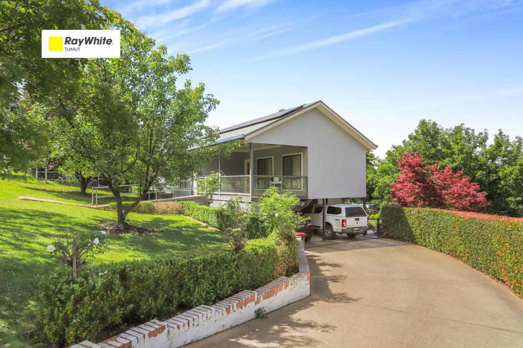 8 Bundara Cres, Tumut, NSW 2720