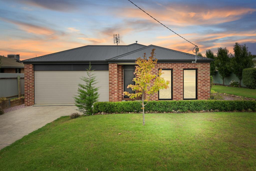 65 Barrett St, Timboon, VIC 3268