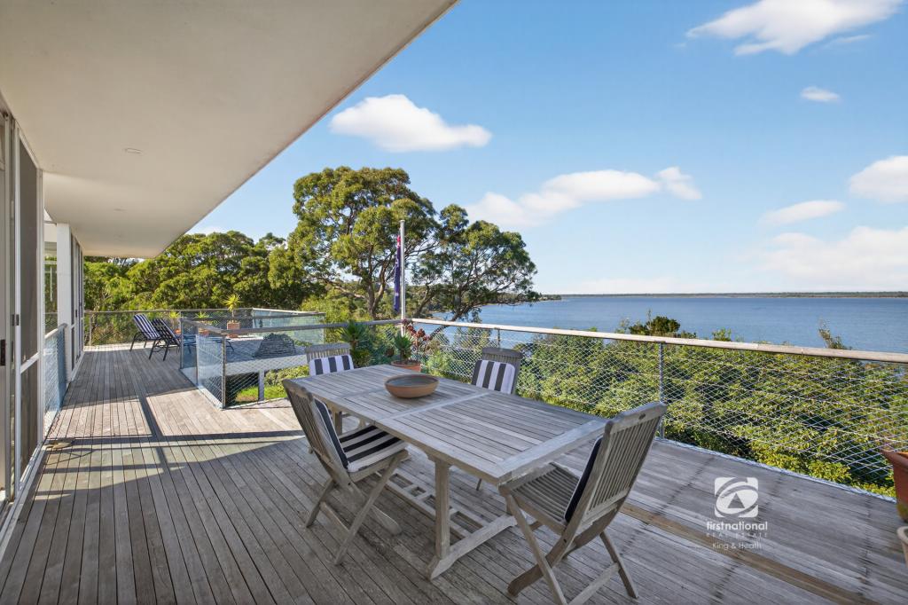 6 Lake Gr, Metung, VIC 3904