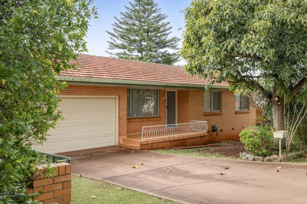 21 Mcnamara St, Centenary Heights, QLD 4350