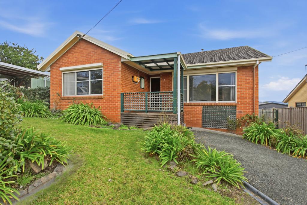 15 Heesom Cres, Churchill, VIC 3842
