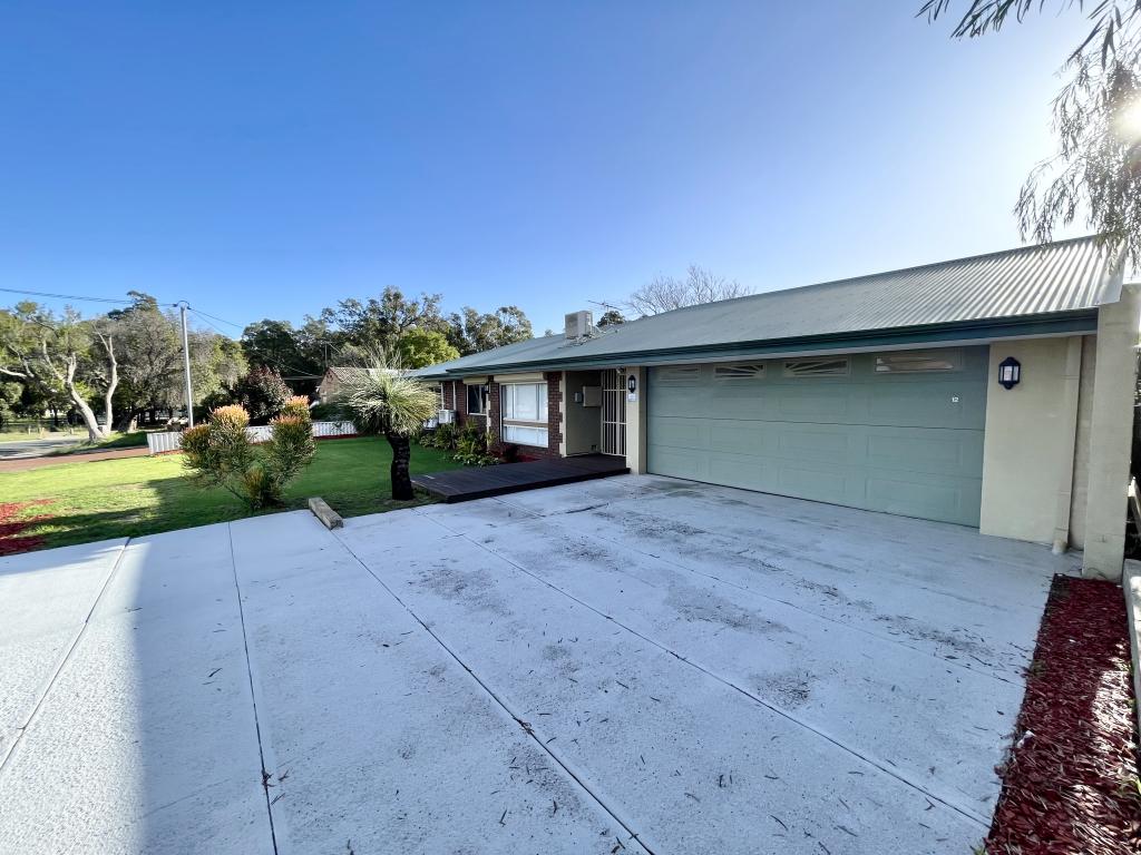 12 Hibiscus Dr, Forrestfield, WA 6058