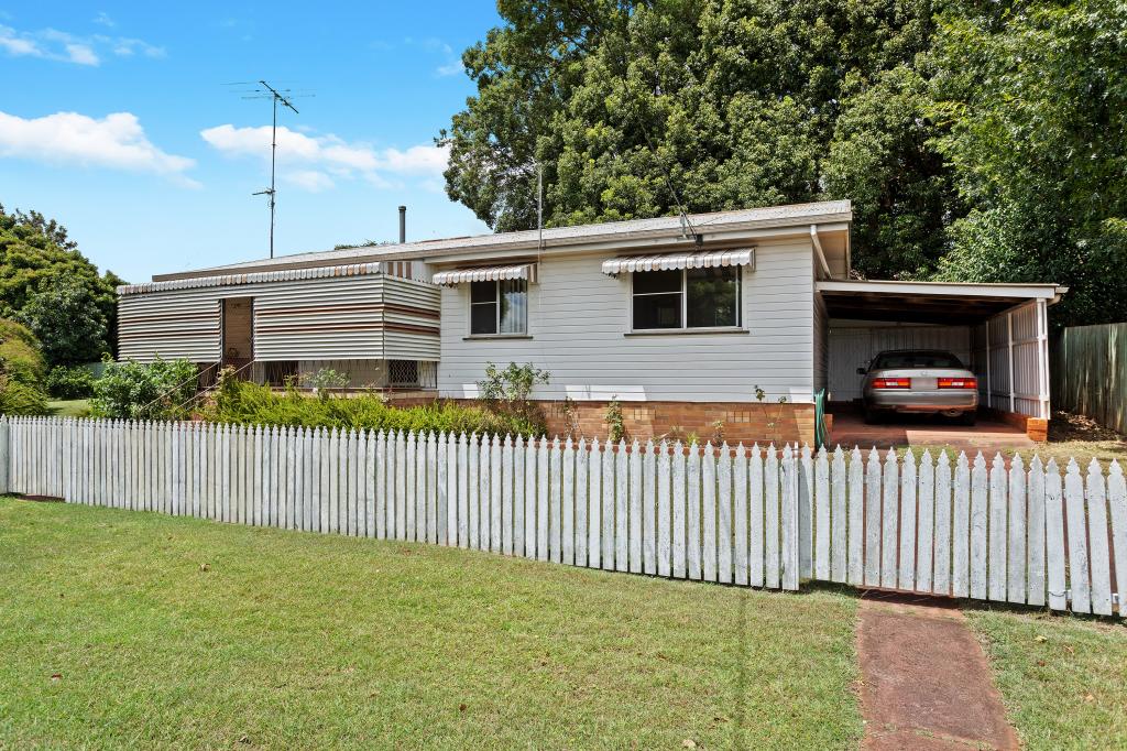 1 Mcintyre St, Centenary Heights, QLD 4350