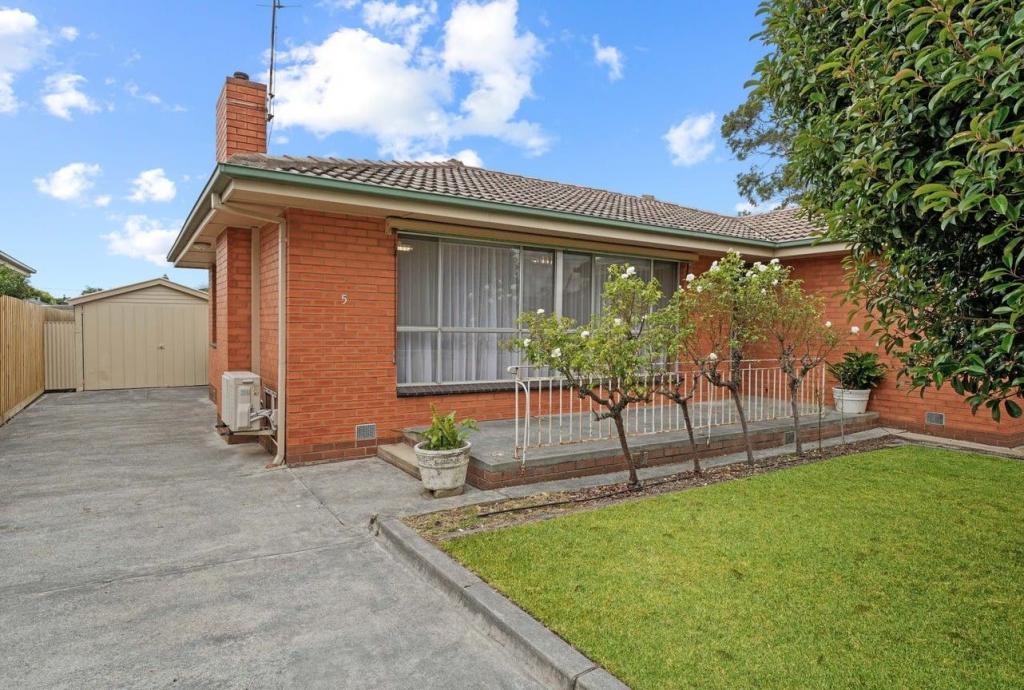 5 Sladen St, Hamlyn Heights, VIC 3215