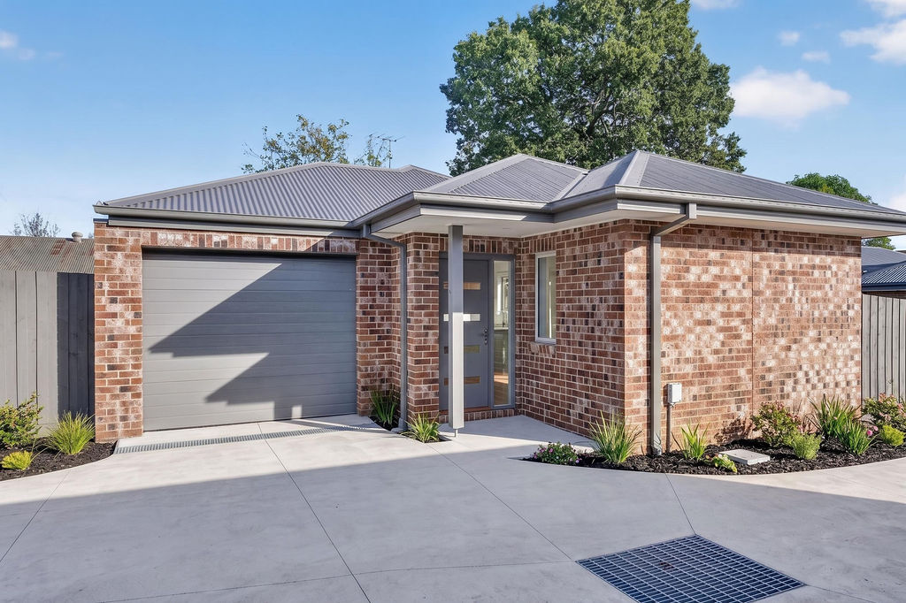 2/25 Eothen Lane, Kilsyth, VIC 3137