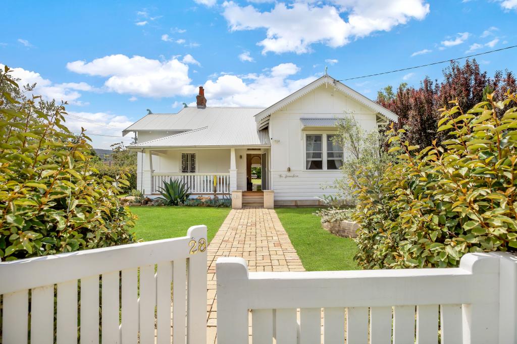 28 OXFORD RD, SCONE, NSW 2337