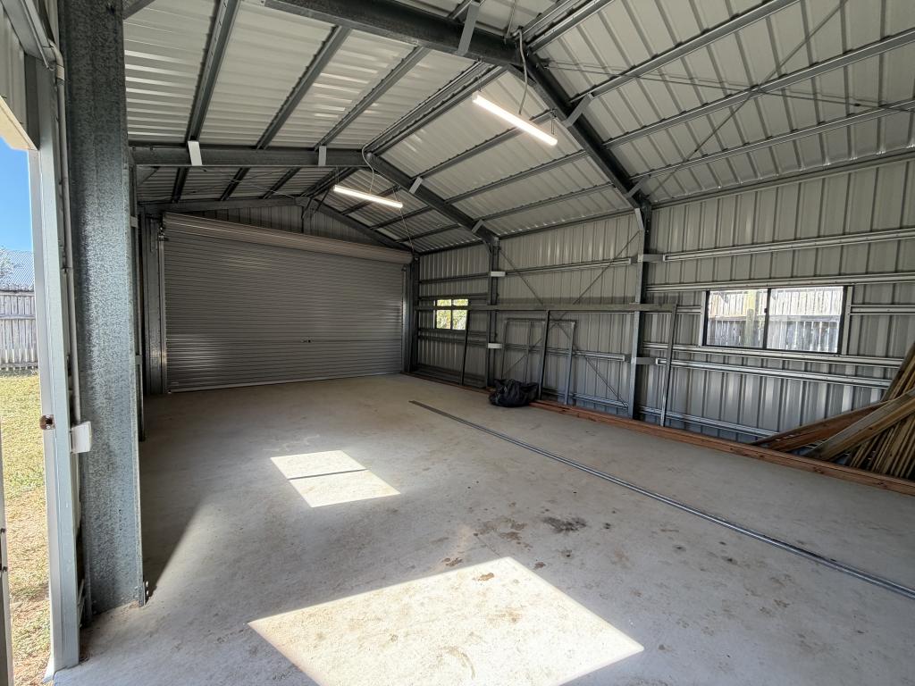 1 Clearwater Ct, Bushland Beach, QLD 4818