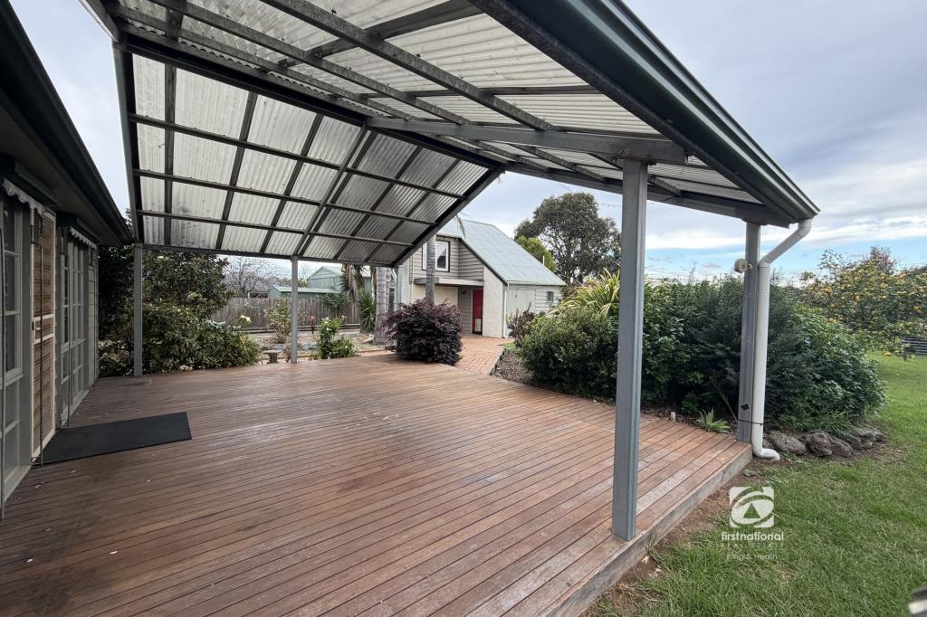32 Harnham Dr, Bairnsdale, VIC 3875