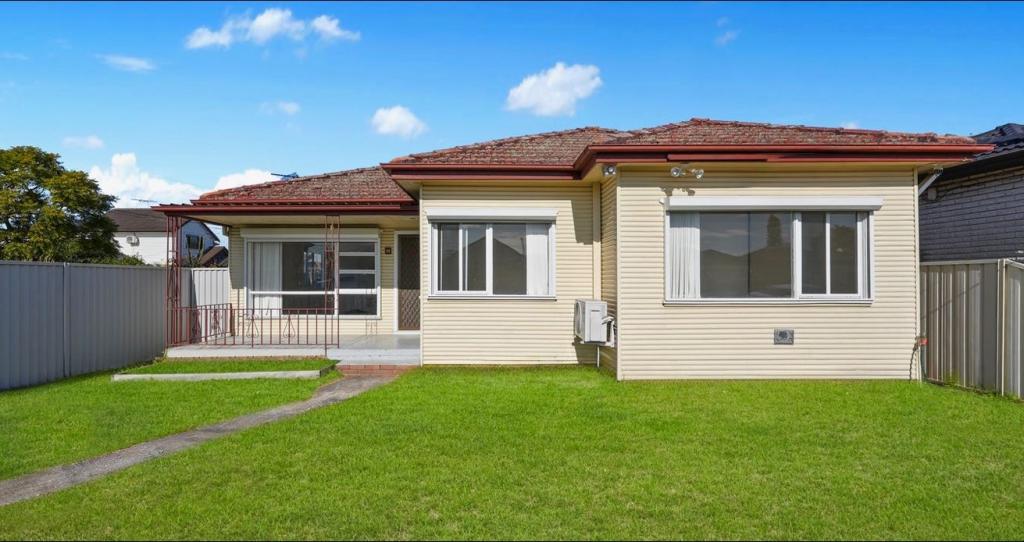 32 Torrens St, Canley Heights, NSW 2166