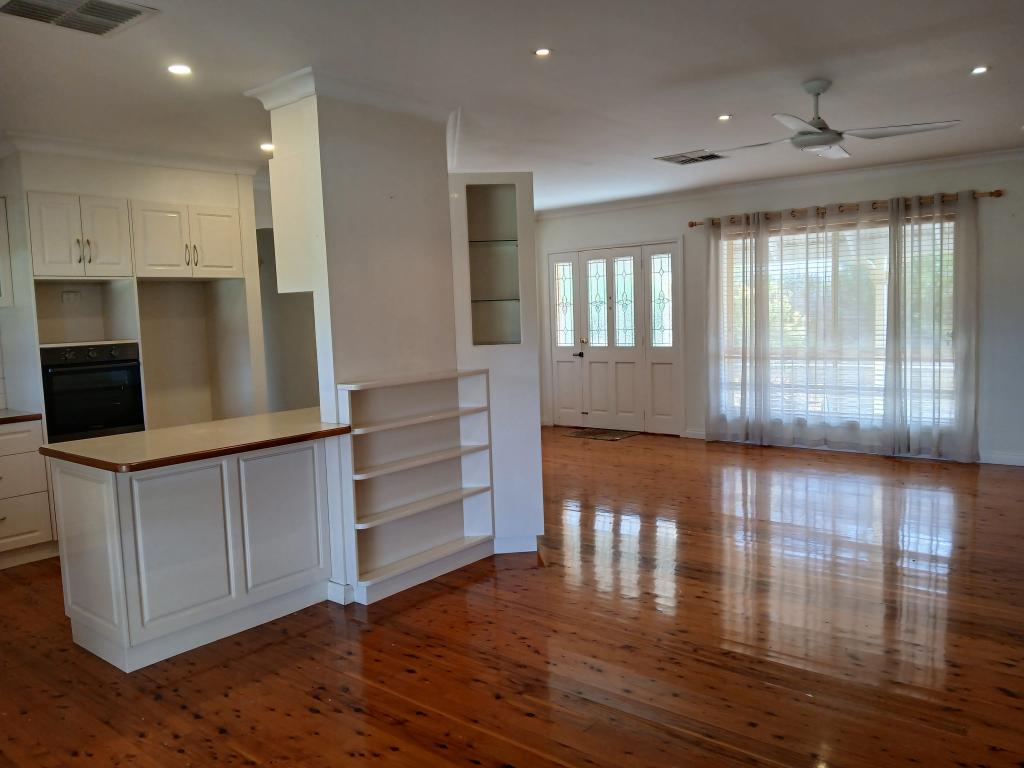 13 Baw Baw St, Thurgoona, NSW 2640