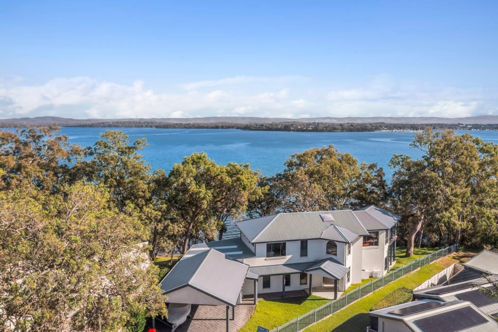10 Omaru Pl, Summerland Point, NSW 2259