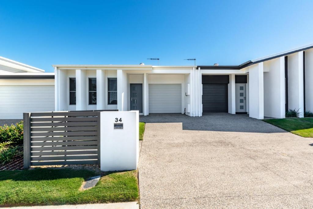 34 Mcconnell Esp, Strathpine, QLD 4500