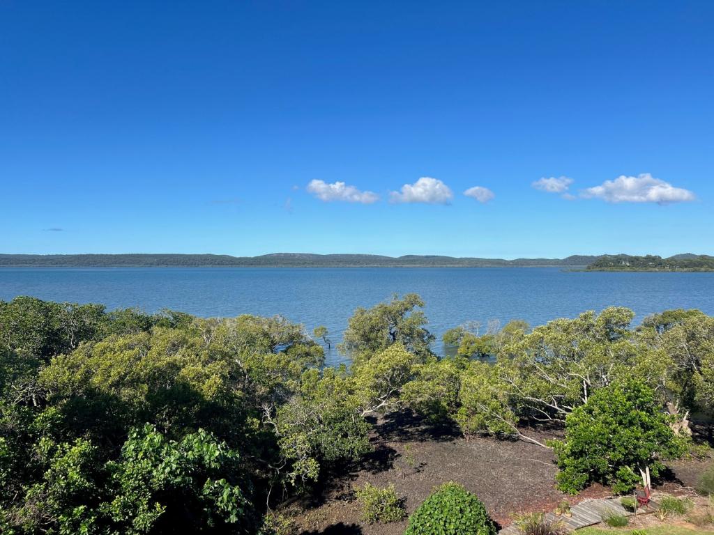 21 Blue Bay Cres, Macleay Island, QLD 4184