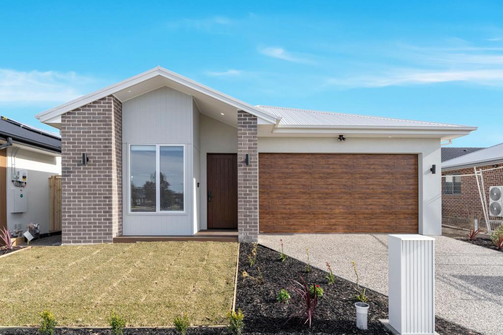 13 Malcolm St, Beveridge, VIC 3753