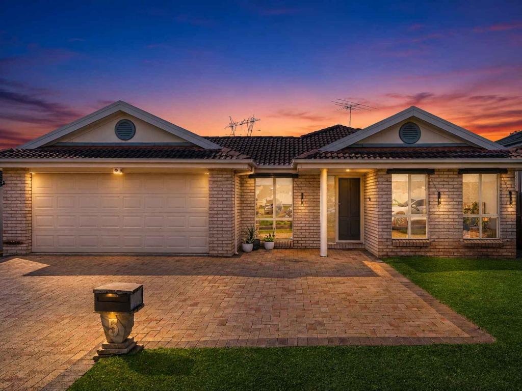 5 Glendevie St, West Hoxton, NSW 2171