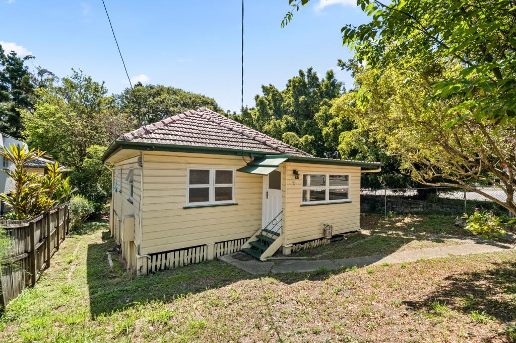 32 BANCROFT ST, KELVIN GROVE, QLD 4059