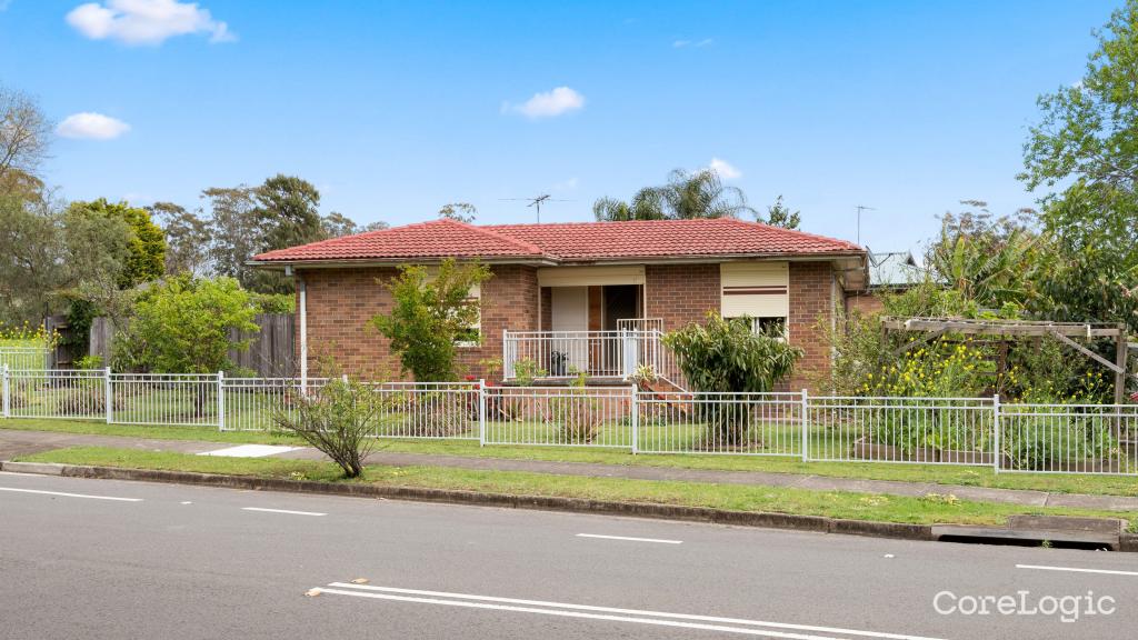 1 Berrigan Cres, Macquarie Fields, NSW 2564