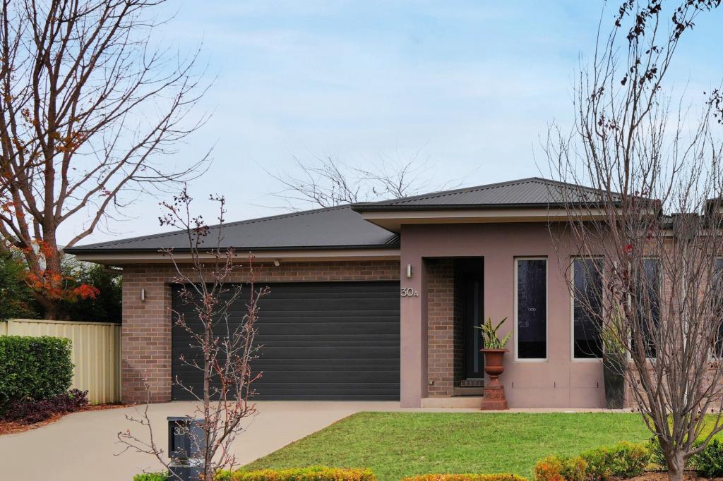 30a & 30b Dussin St, Griffith, NSW 2680
