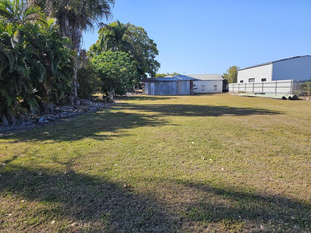 14 Gordon St, Ayr, QLD 4807