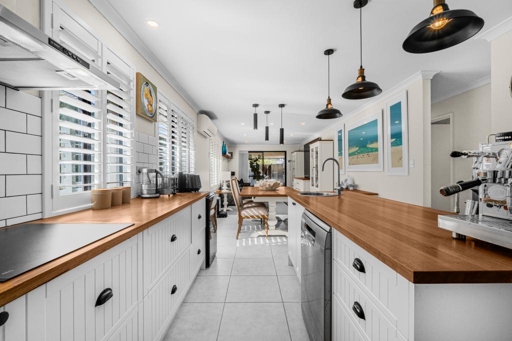 19 St Tropez Vsta, Ellenbrook, WA 6069