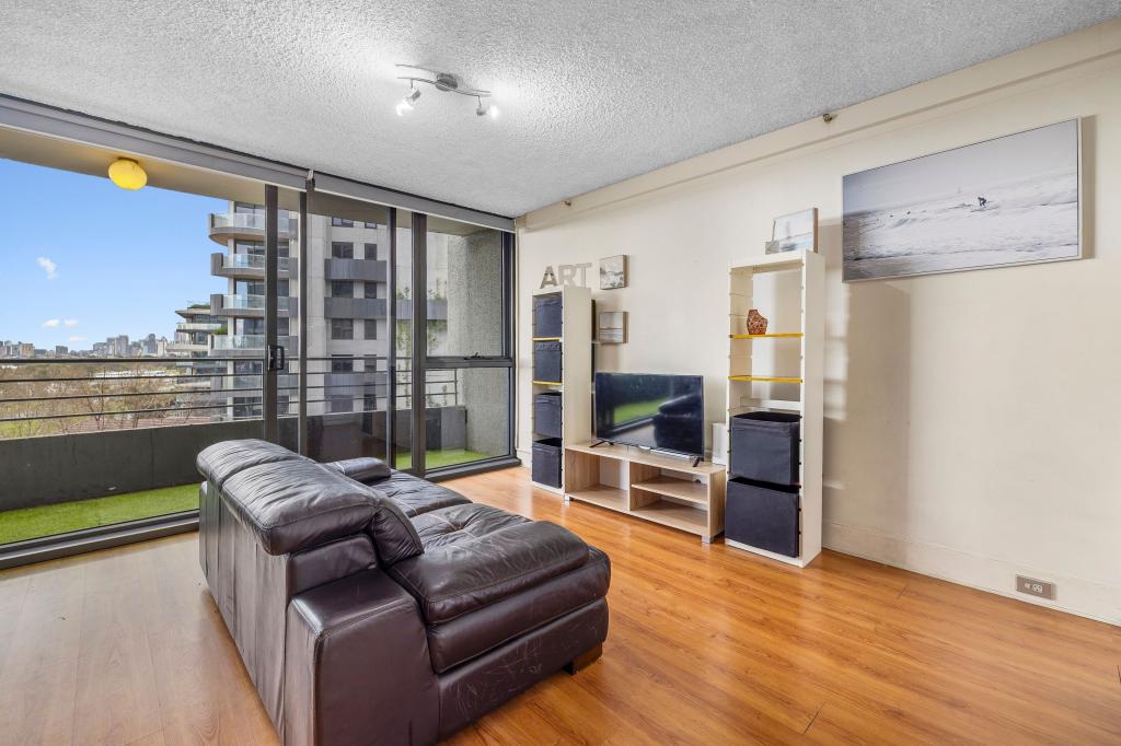 706/81 Queens Rd, Melbourne, VIC 3004