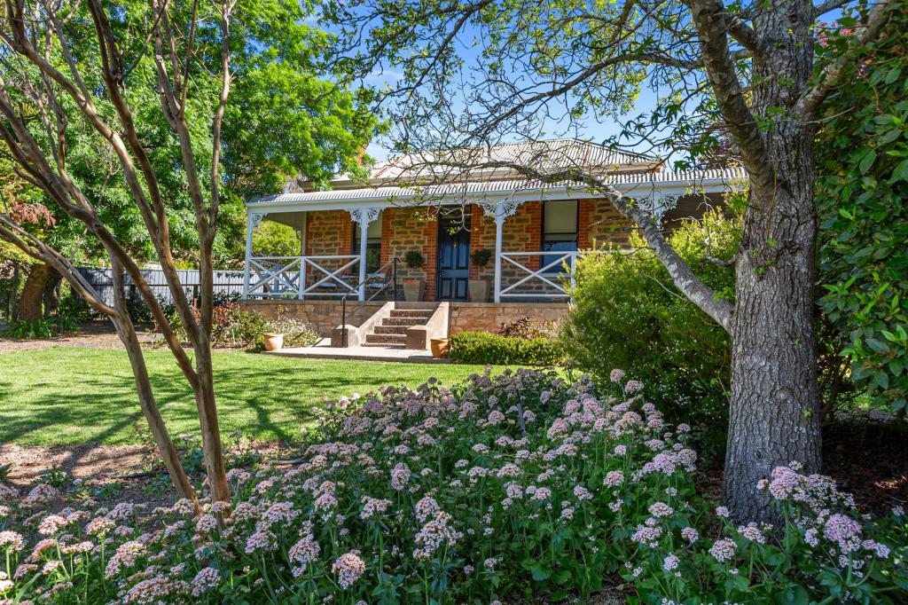8 Houghton St, Clare, SA 5453