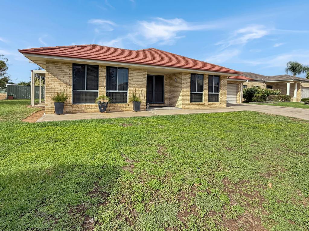 2 WINLEE PL, LEETON, NSW 2705