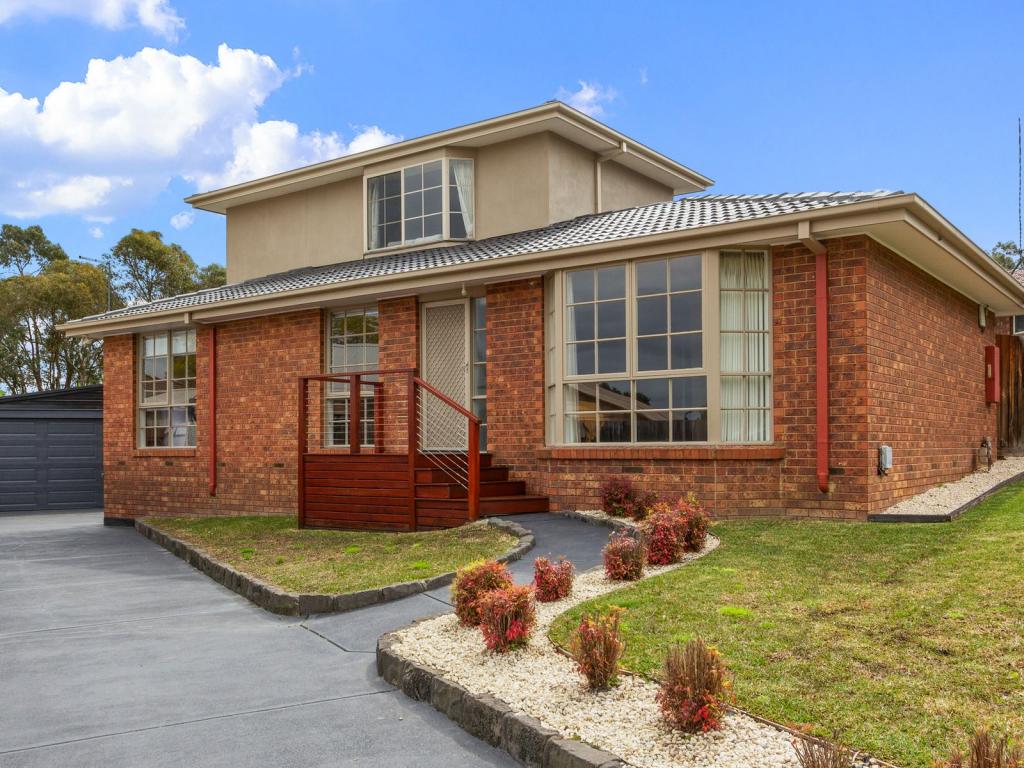 38 Barker Dr, Mooroolbark, VIC 3138