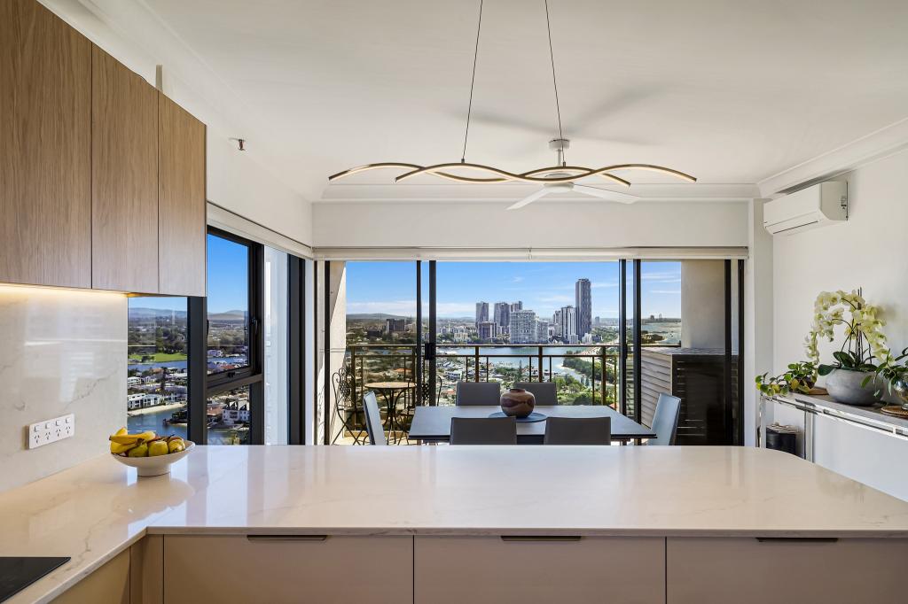 133/8 ADMIRALTY DR, PARADISE WATERS, QLD 4217